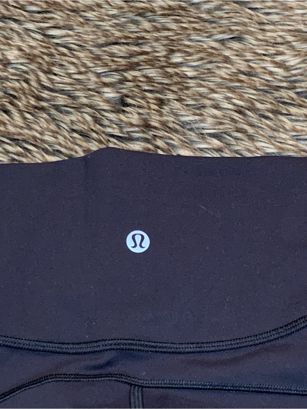 Lululemon In Movement Tight 28" *Everlux
Black Size 4 - Picture 3 of 11